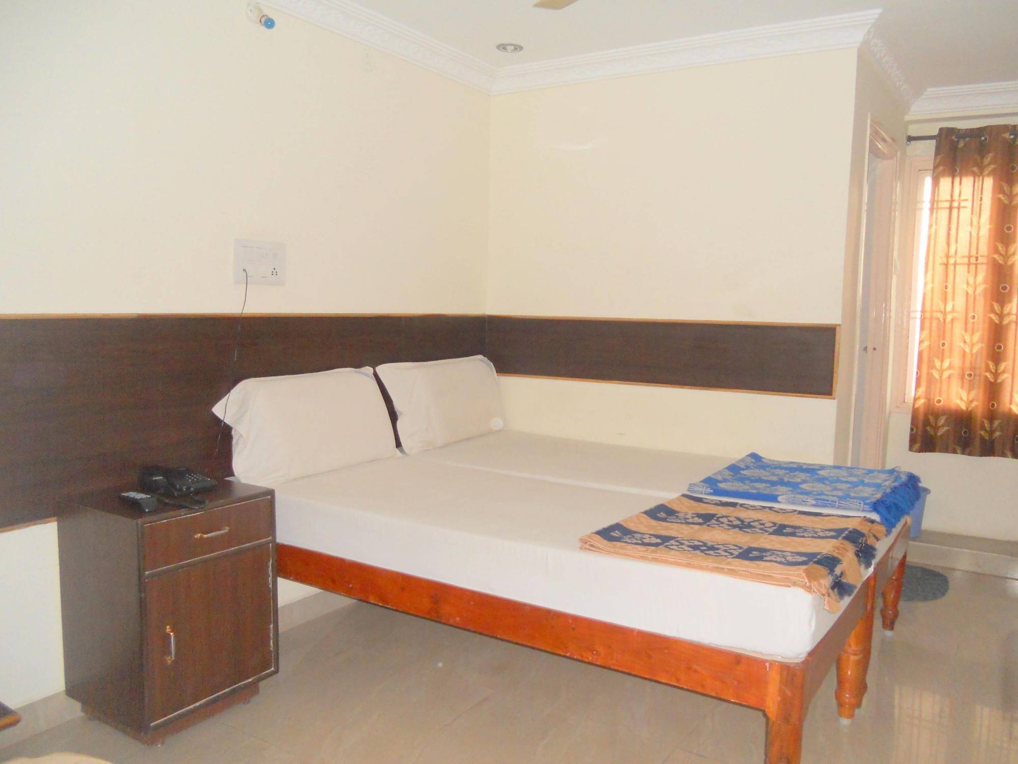 Hotel Sahasra Residency Tirupati Exterior photo